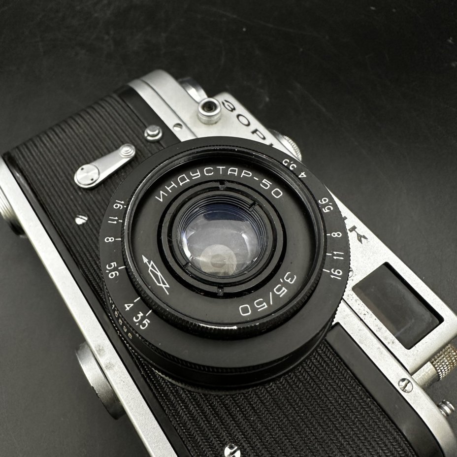 Фотоаппарат нерабочий "Зоркий-4К" с объективом "Индустар-50" 3,5/50, с кофром, Красногорский механический завод (КМЗ)