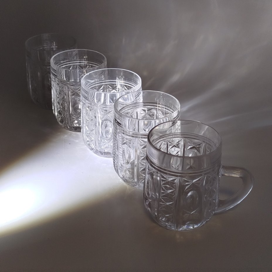 Набор кружек с рельефным декором на 5 персон