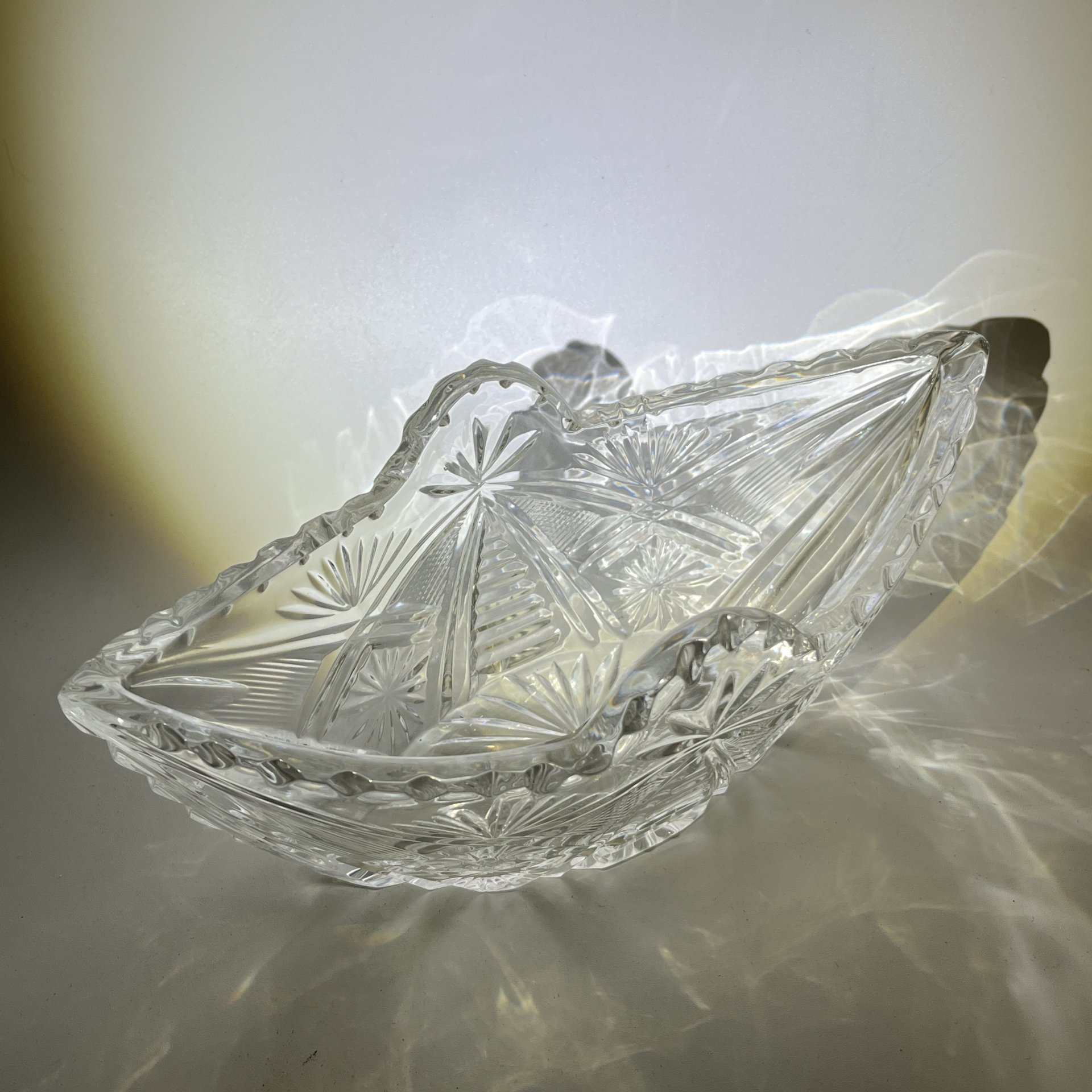 Салатник-ладья с геометрическим декором, хрусталь, пресс, СССР, 1970-1990 гг.
