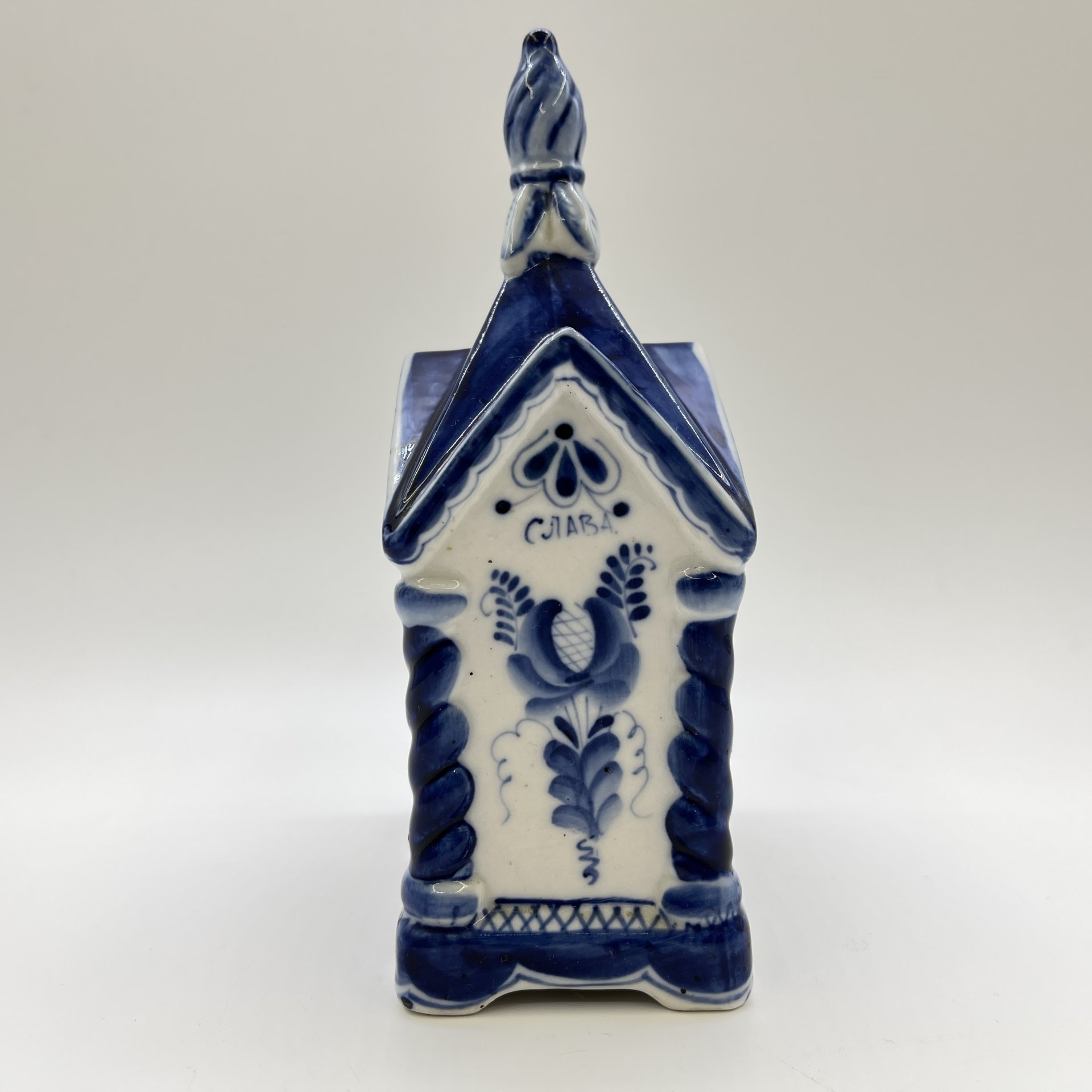 Часы настольные "Терем", автор Гаранин, фарфор, роспись, металл, пластик, Объединение «Гжель», СССР, 1986-1991 гг.