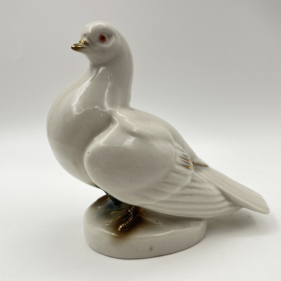 Статуэтка "Голубь", фарфор, роспись, золочение, Турыгинский фарфоровый завод артели «Художественная керамика» (Гжель), СССР, 1950-1960 гг.