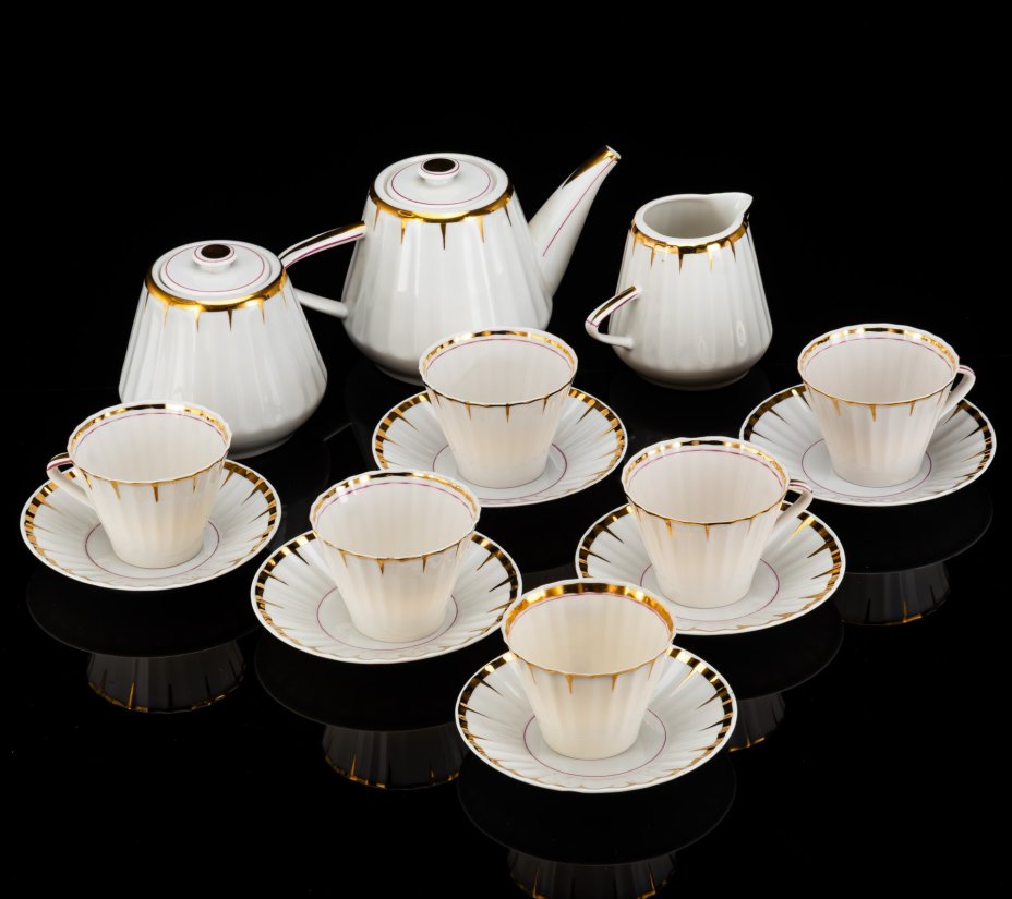 Сервиз чайный с декором в виде золотого дождика на 6 персон (15 предметов), форма "Каннелюрный", автор формы Ольшевский В.Н.