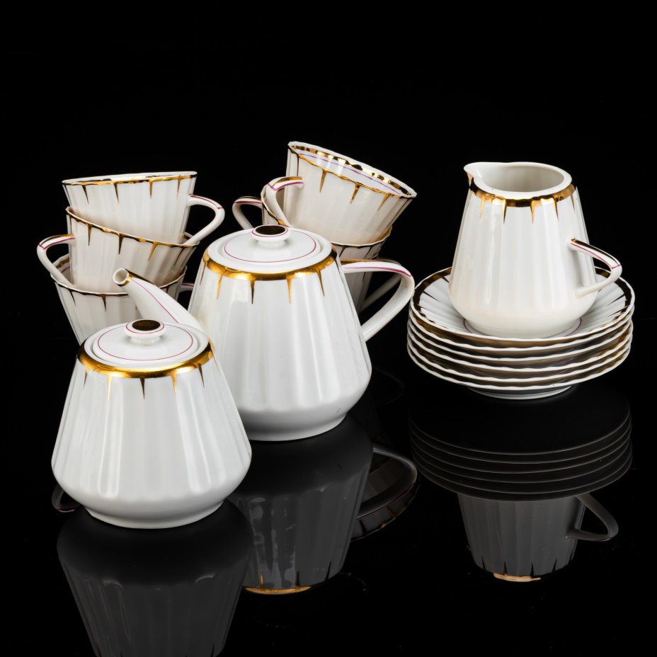 Сервиз чайный с декором в виде золотого дождика на 6 персон (15 предметов), форма "Каннелюрный", автор формы Ольшевский В.Н.