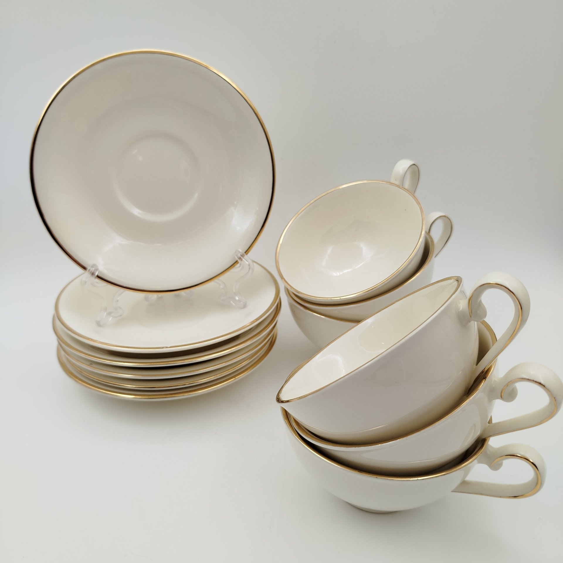 Набор чайных пар цвета слоновой кости на 6 персон, Mosa Maastrich, фаянс, золочение, Нидерланды, 1960-1980 гг.