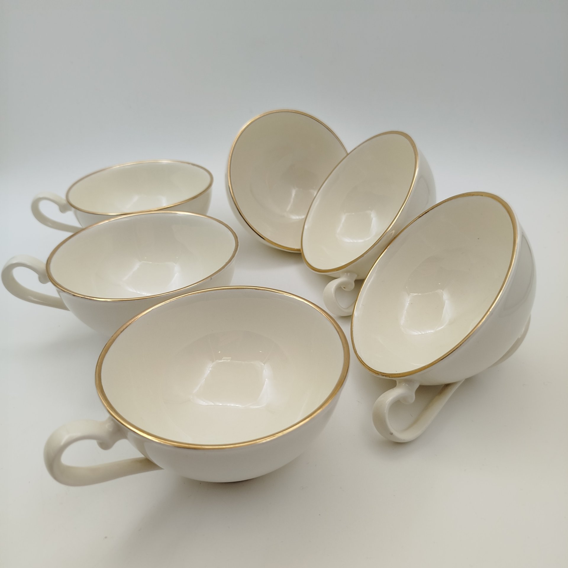 Набор чайных пар цвета слоновой кости на 6 персон, Mosa Maastrich, фаянс, золочение, Нидерланды, 1960-1980 гг.