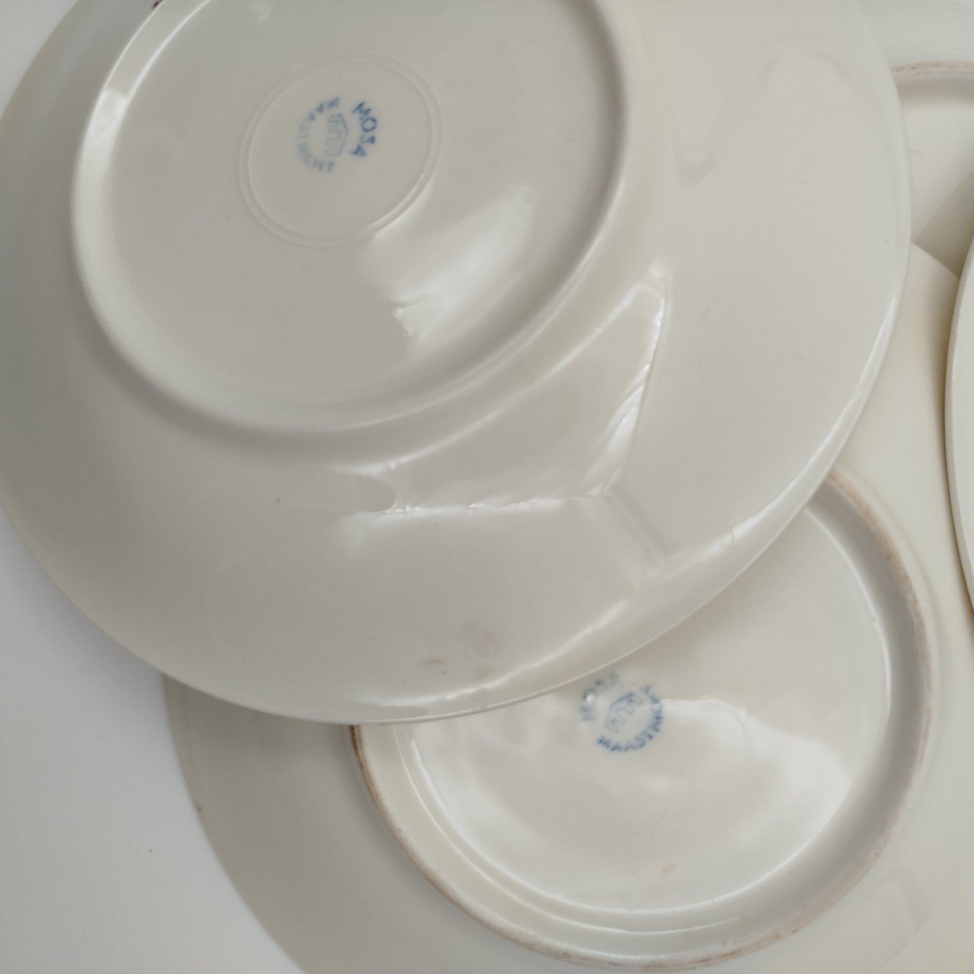 Набор чайных пар цвета слоновой кости на 6 персон, Mosa Maastrich, фаянс, золочение, Нидерланды, 1960-1980 гг.