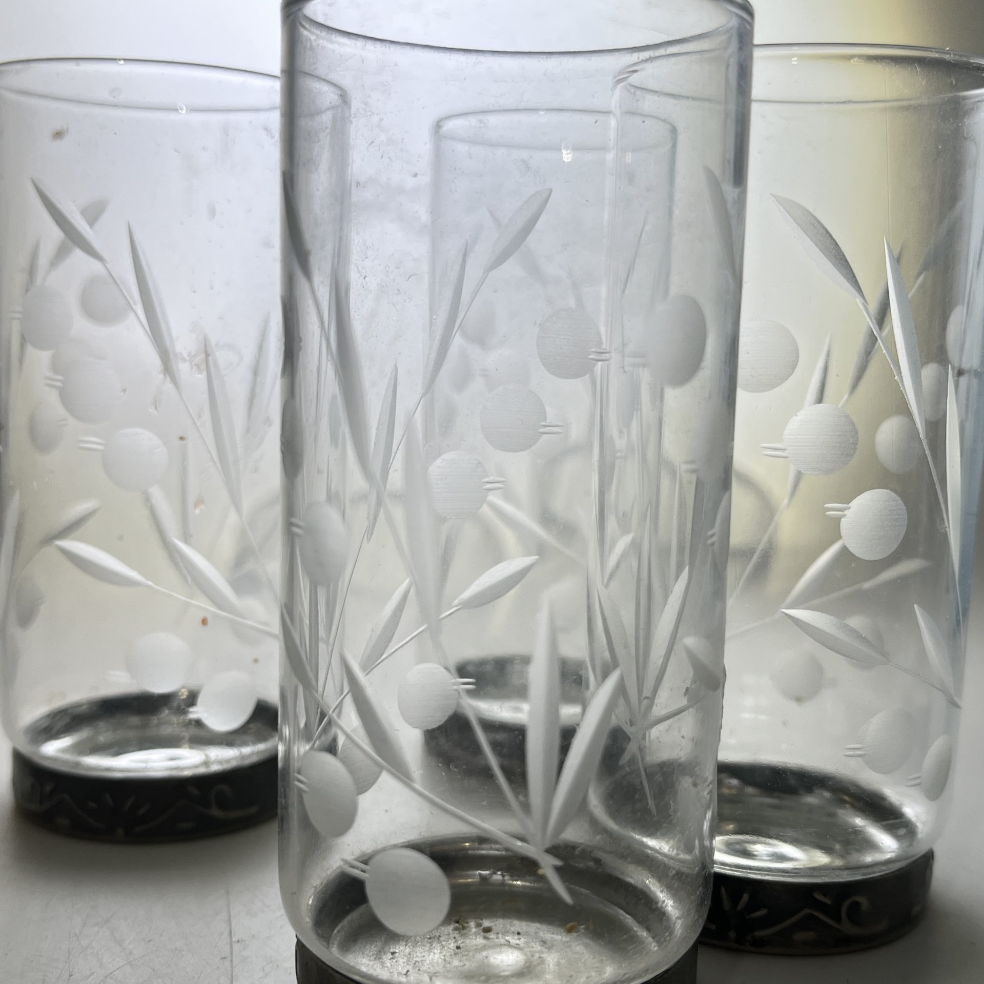 Набор стаканов для прохладительных напитков на 4 персоны, стекло, металл, грань, СССР, 1970-1990 гг.