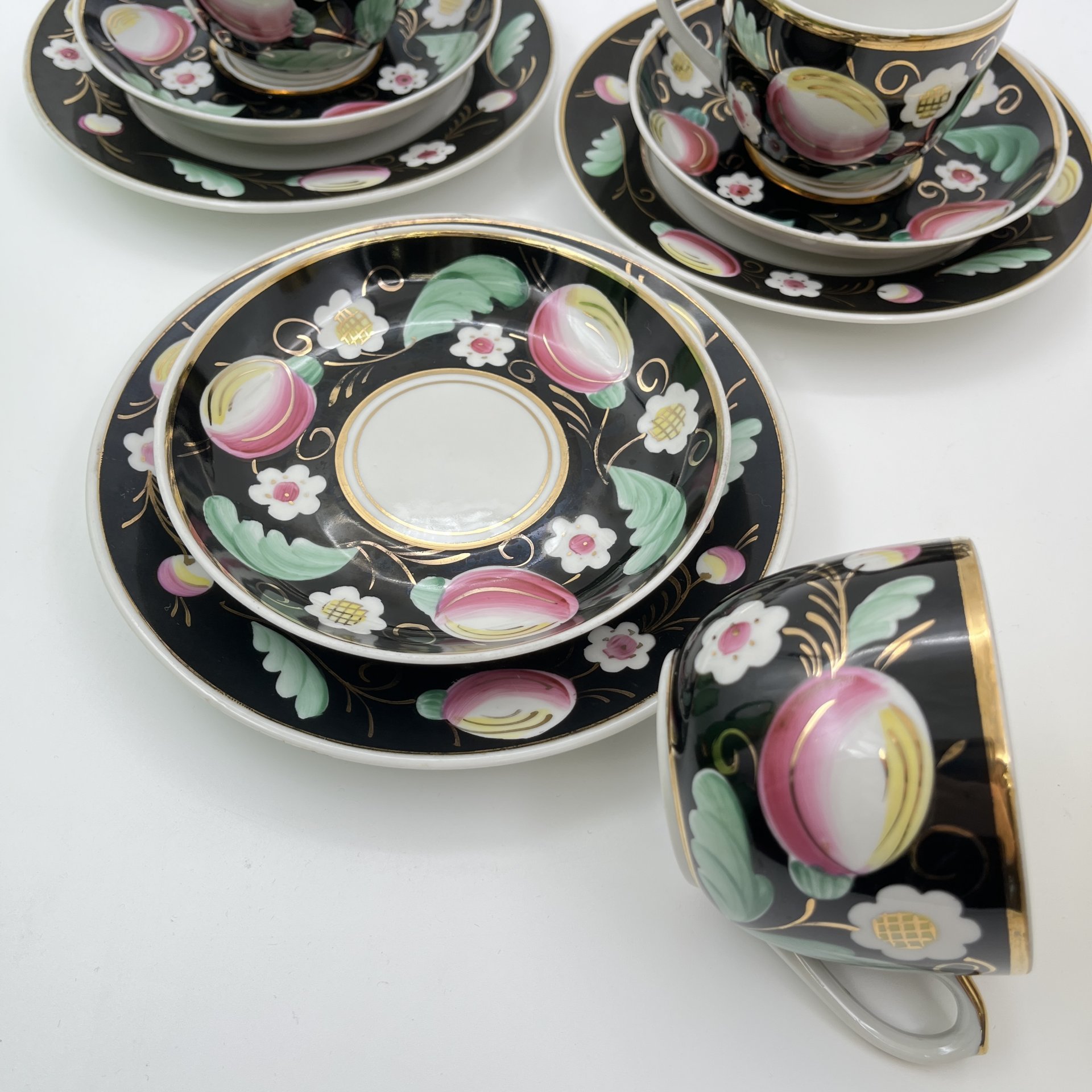 Набор из 3 чайных трио "Слива", автор А.А.Чекулина, фарфор, крытье, роспись, золочение, Дмитровский фарфоровый завод (ДФЗ Вербилки), СССР, 1954-1965 гг.