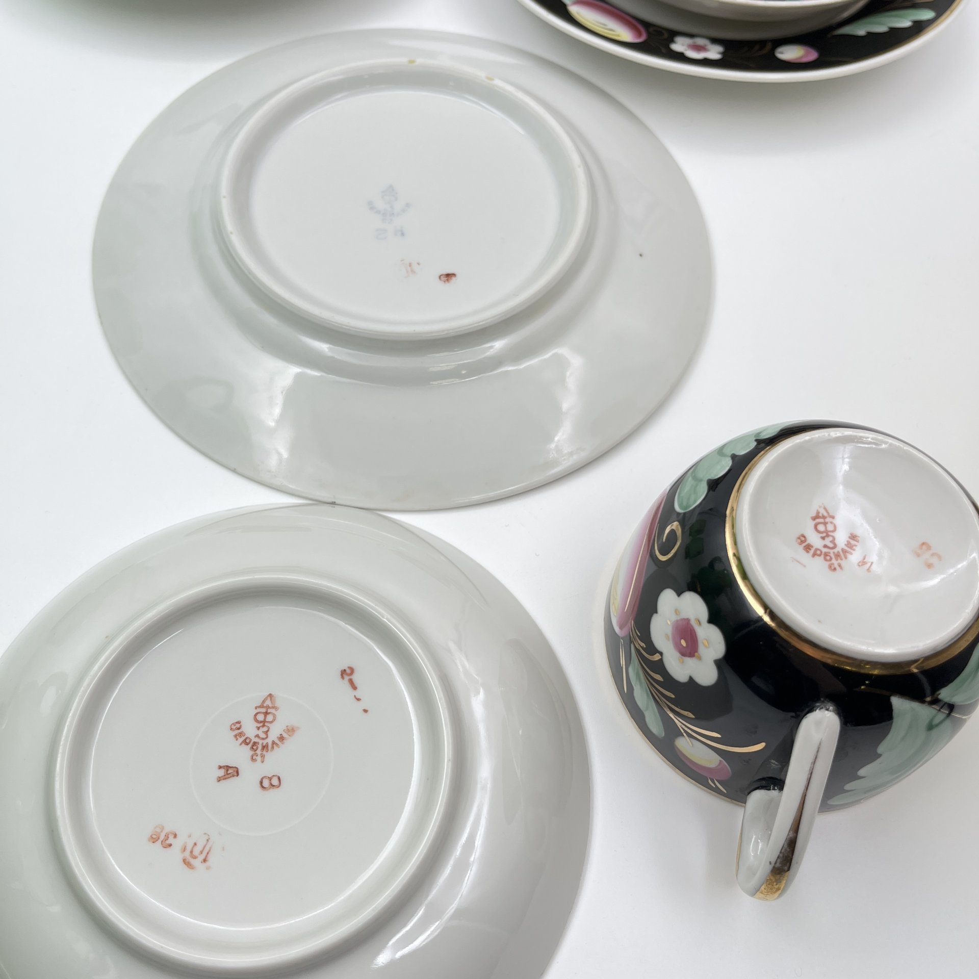 Набор из 3 чайных трио "Слива", автор А.А.Чекулина, фарфор, крытье, роспись, золочение, Дмитровский фарфоровый завод (ДФЗ Вербилки), СССР, 1954-1965 гг.