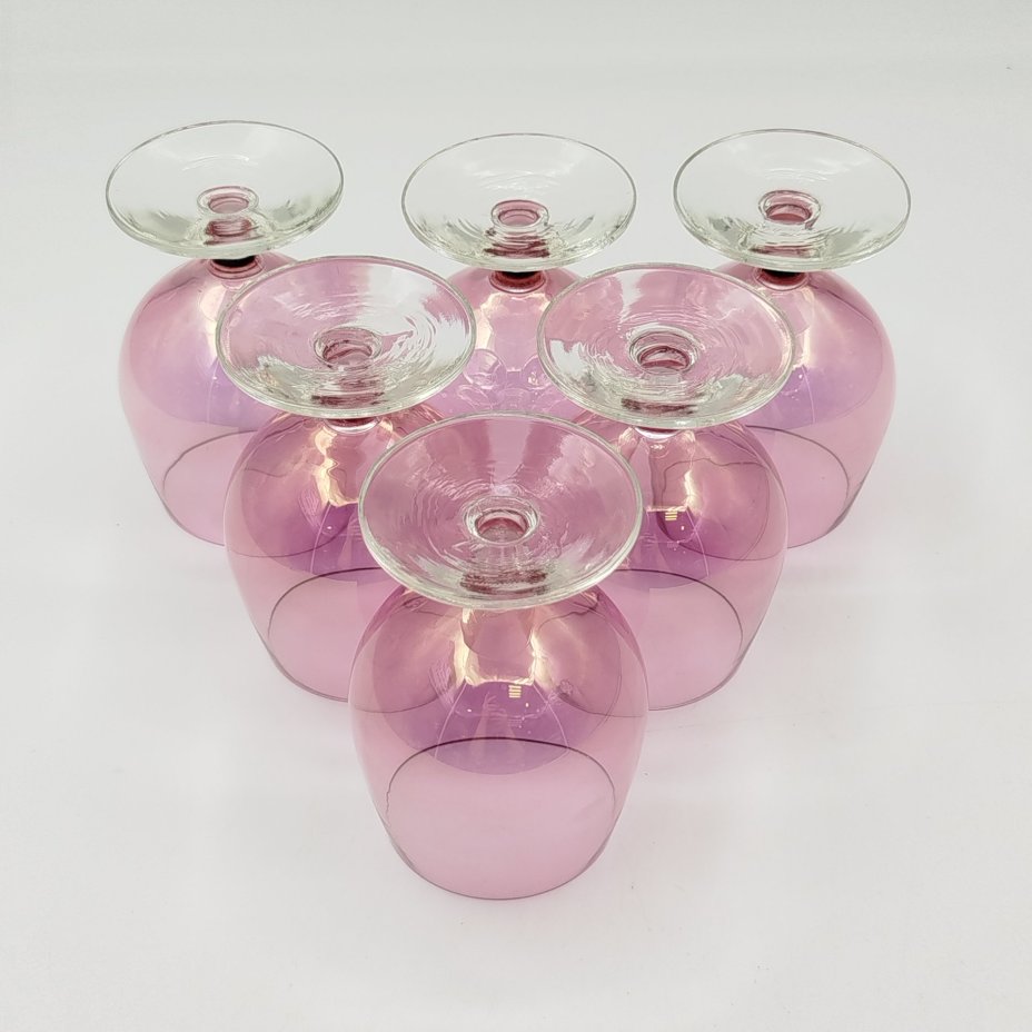 Набор рюмок розового оттенка на 6 персон