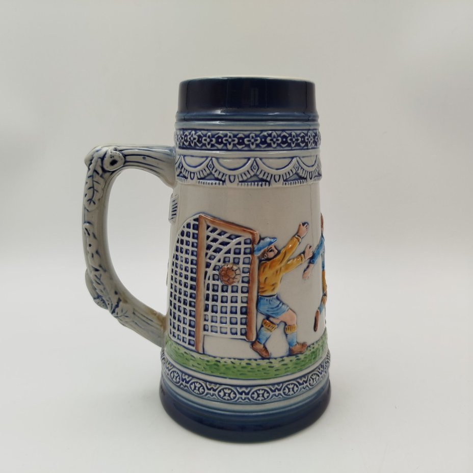Кружка пивная с изображением футболистов, фаянс, роспись, Германия, 1970-1990 гг.
