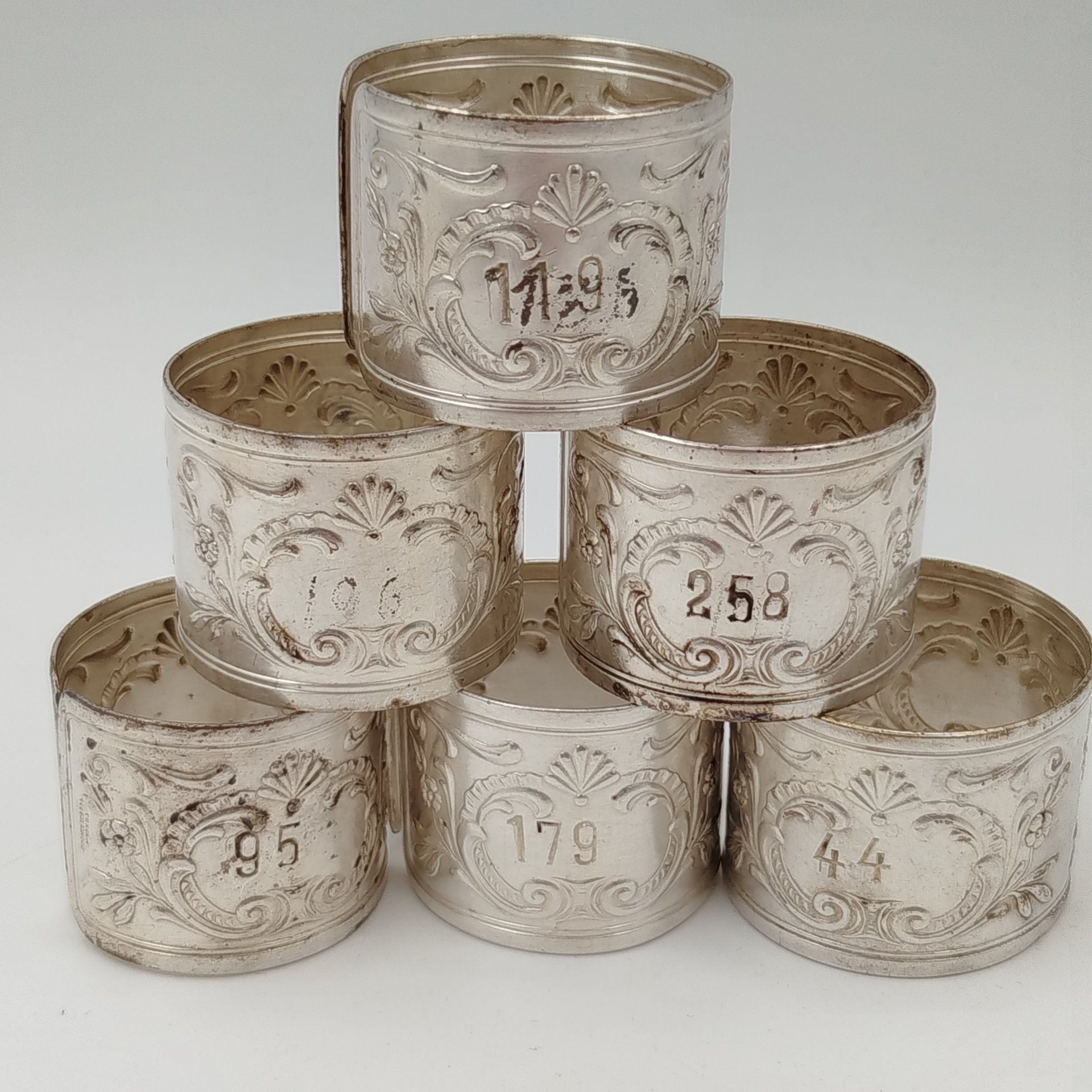 Набор колец для салфеток на 6 персон