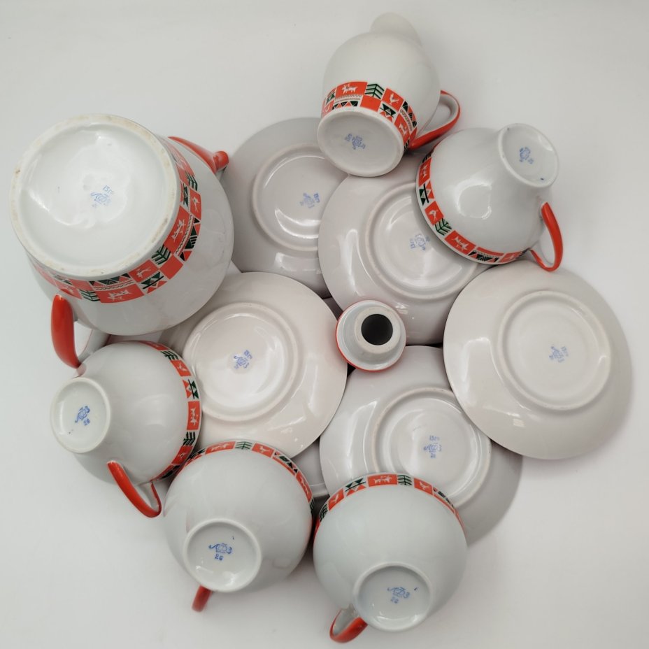 Сервиз «Северный» на 4 персоны (12 предметов), форма «Москва», автор формы С.Е. Яковлева, автор рисунка Н.М. Павлова, фарфор, деколь, Ленинградский фарфоровый завод (ЛФЗ), СССР, 1960-1970 гг.