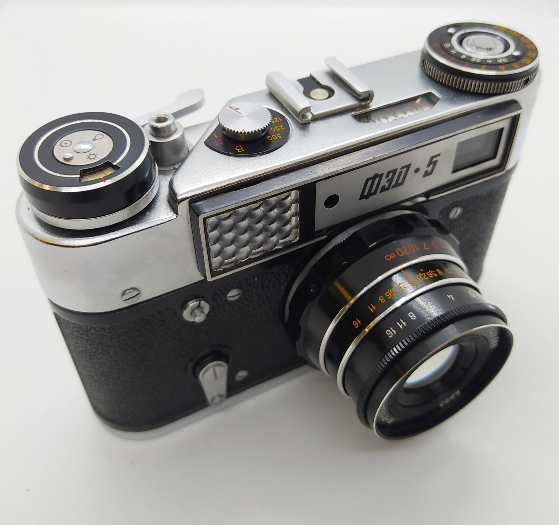 Фотоаппарат "ФЭД-5" с объективом "Индустар-61 Л/Д" в оригинальном кофре, с инструкцией, Харьковский машиностроительный завод им. Дзержинского (ФЭД)