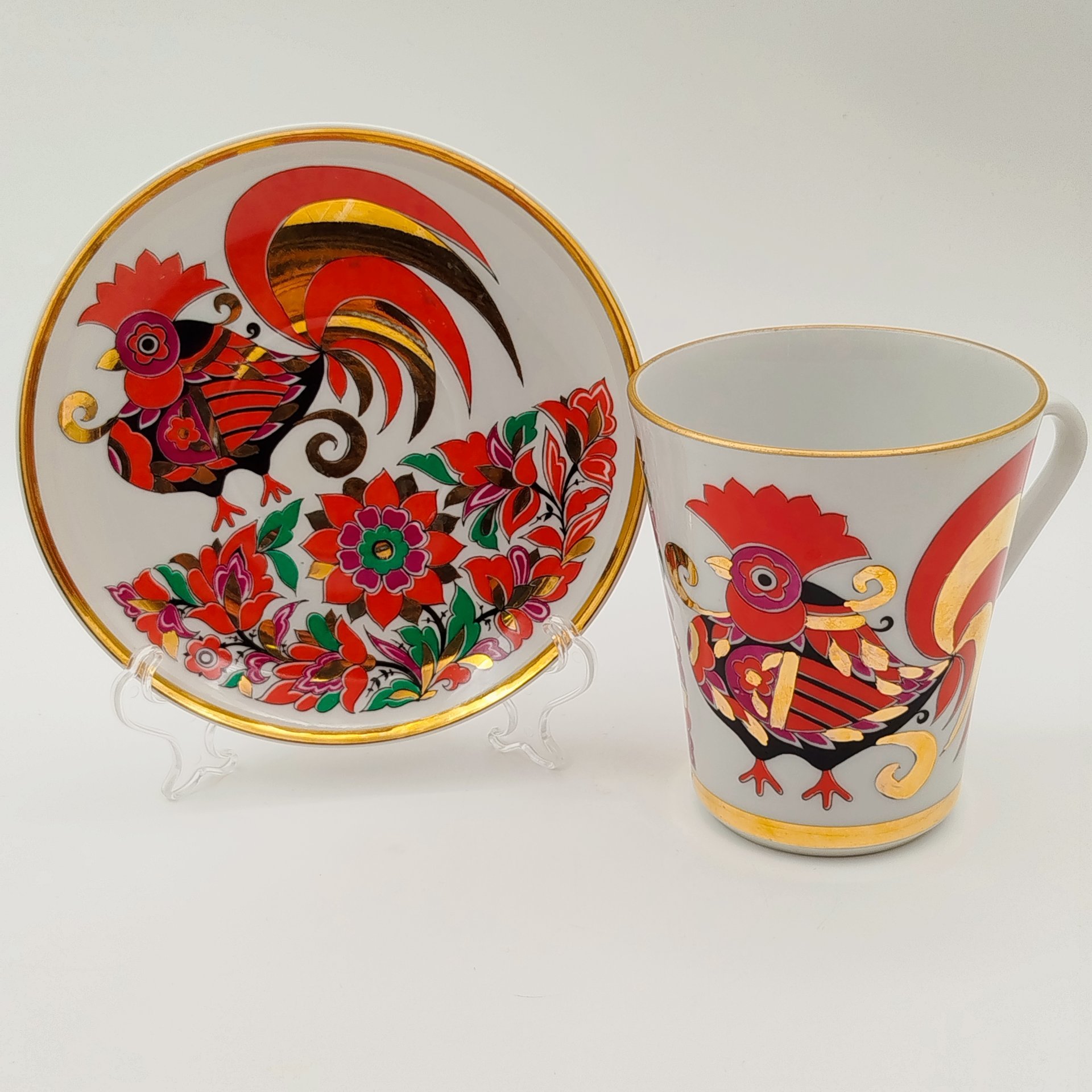 Пара чайная "Красный петух", автор рисунка А.В. Воробьевский (форма "Ленинградский"), фарфор, деколь, золочение, Ленинградский фарфоровый завод (ЛФЗ), СССР, 1970-1992 гг.