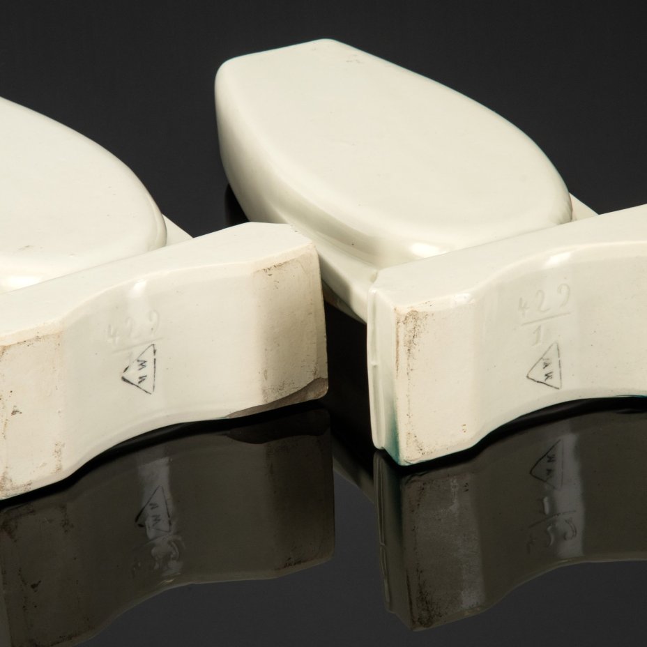 Парные вазы в стиле Art Deco, украшенные изображением птиц, Wasmuel Ceramics, фаянс, деколь, золочение, Бельгия, 1920-1940 гг.