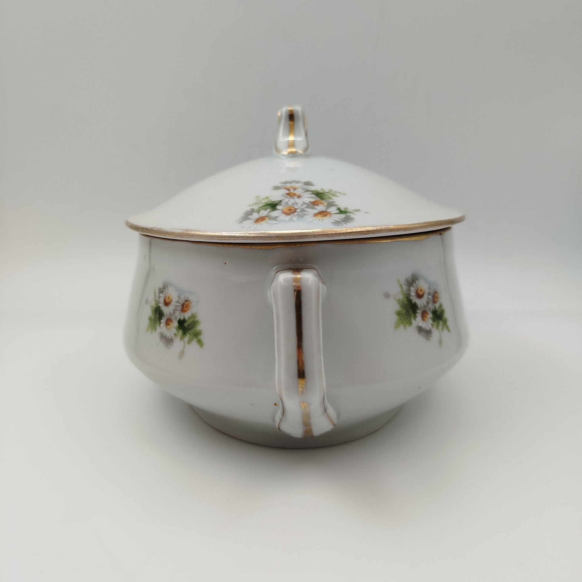 Террина (для горячих блюд) с декором в виде ромашек