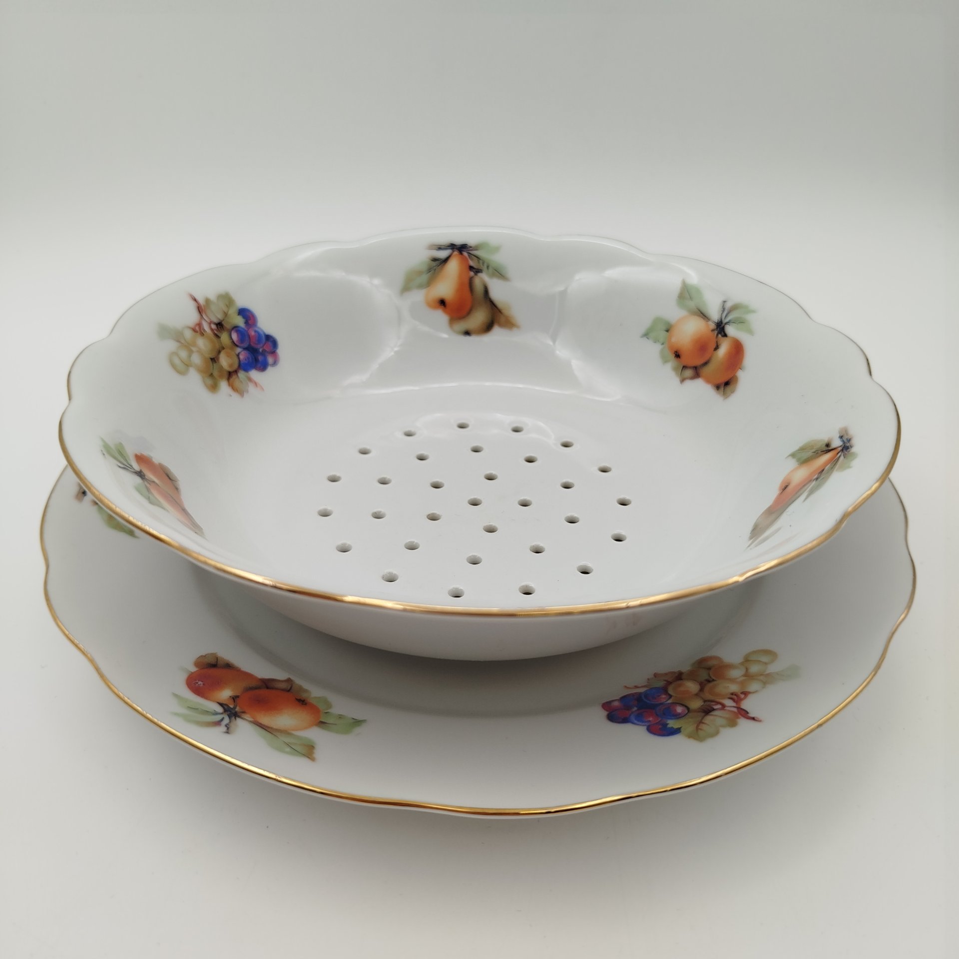 Набор для подачи фруктов и ягод (дуршлаг и тарелка), фарфор, деколь, золочение, Winterling Marktleuthen Bavaria, Бавария, 1950-1980 гг.