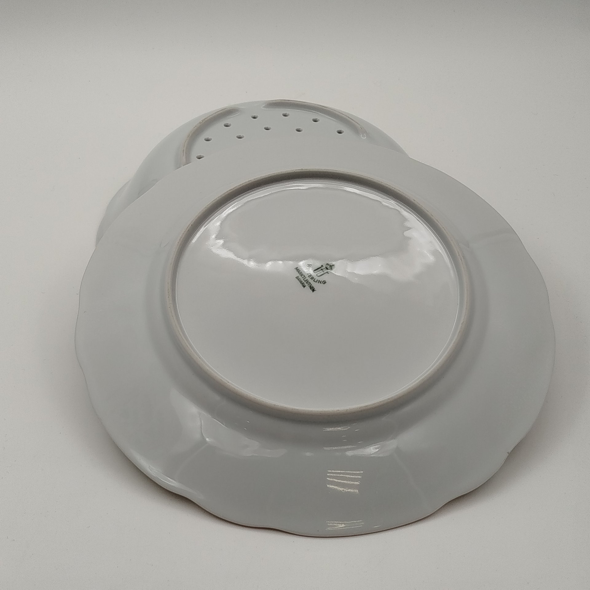 Набор для подачи фруктов и ягод (дуршлаг и тарелка), фарфор, деколь, золочение, Winterling Marktleuthen Bavaria, Бавария, 1950-1980 гг.