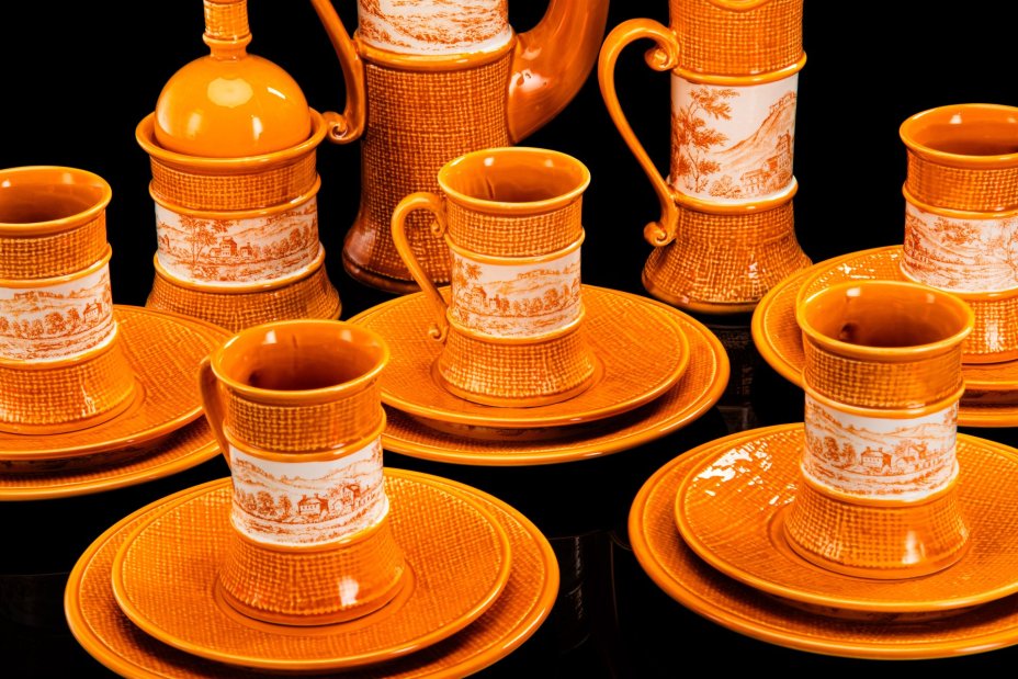 Сервиз чайно-кофейный на 5 персон, украшенный изображением пейзажа (18 предметов)