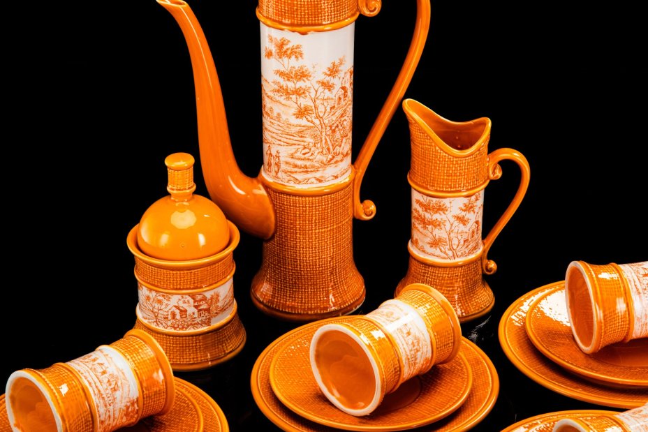 Сервиз чайно-кофейный на 5 персон, украшенный изображением пейзажа (18 предметов)