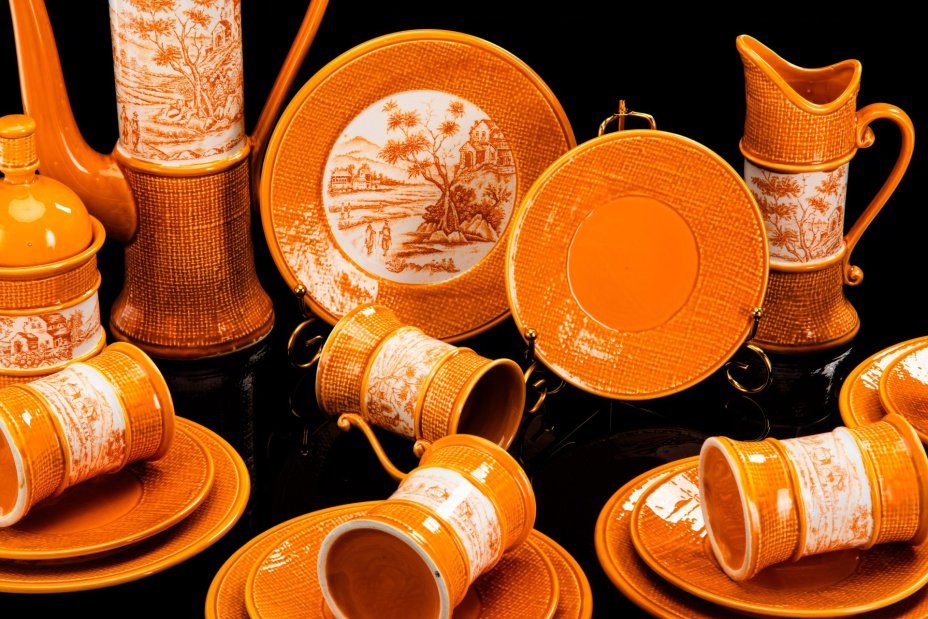 Сервиз чайно-кофейный на 5 персон, украшенный изображением пейзажа (18 предметов)