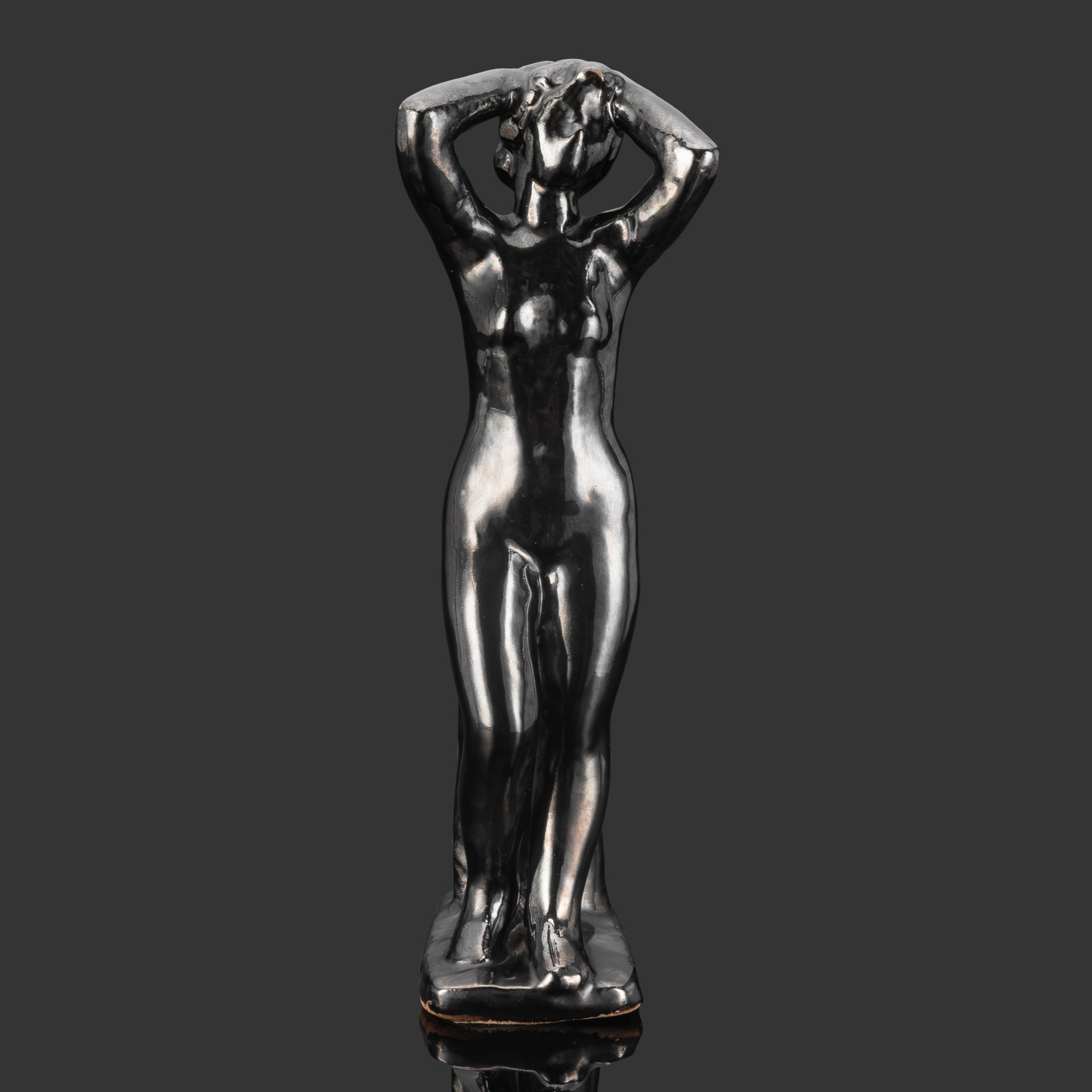 Скульптура "Обнаженная", автор предположительно Н.А. Силис, керамика, поливы, Гжельский керамический завод, СССР, 1960-1970 гг.