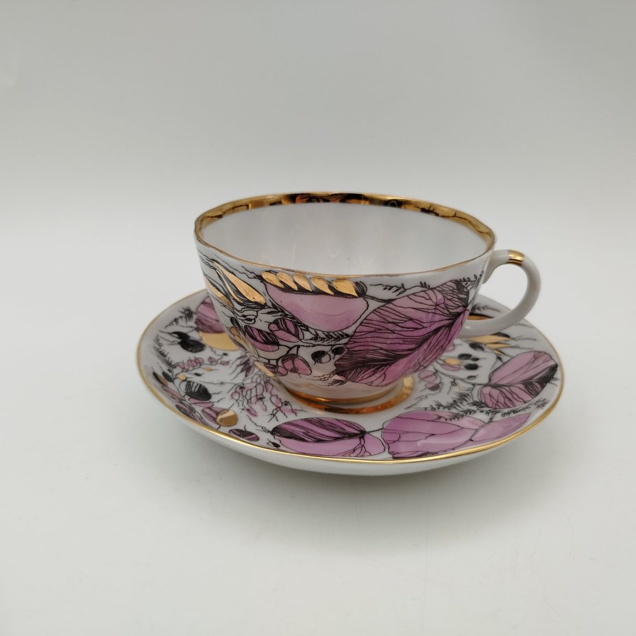 Чайная пара "Мой сад" в розовом оттенке, (из серии "Времена года"), форма "Тюльпан", автор формы С.Е. Яковлева, автор росписи Н.П. Славина