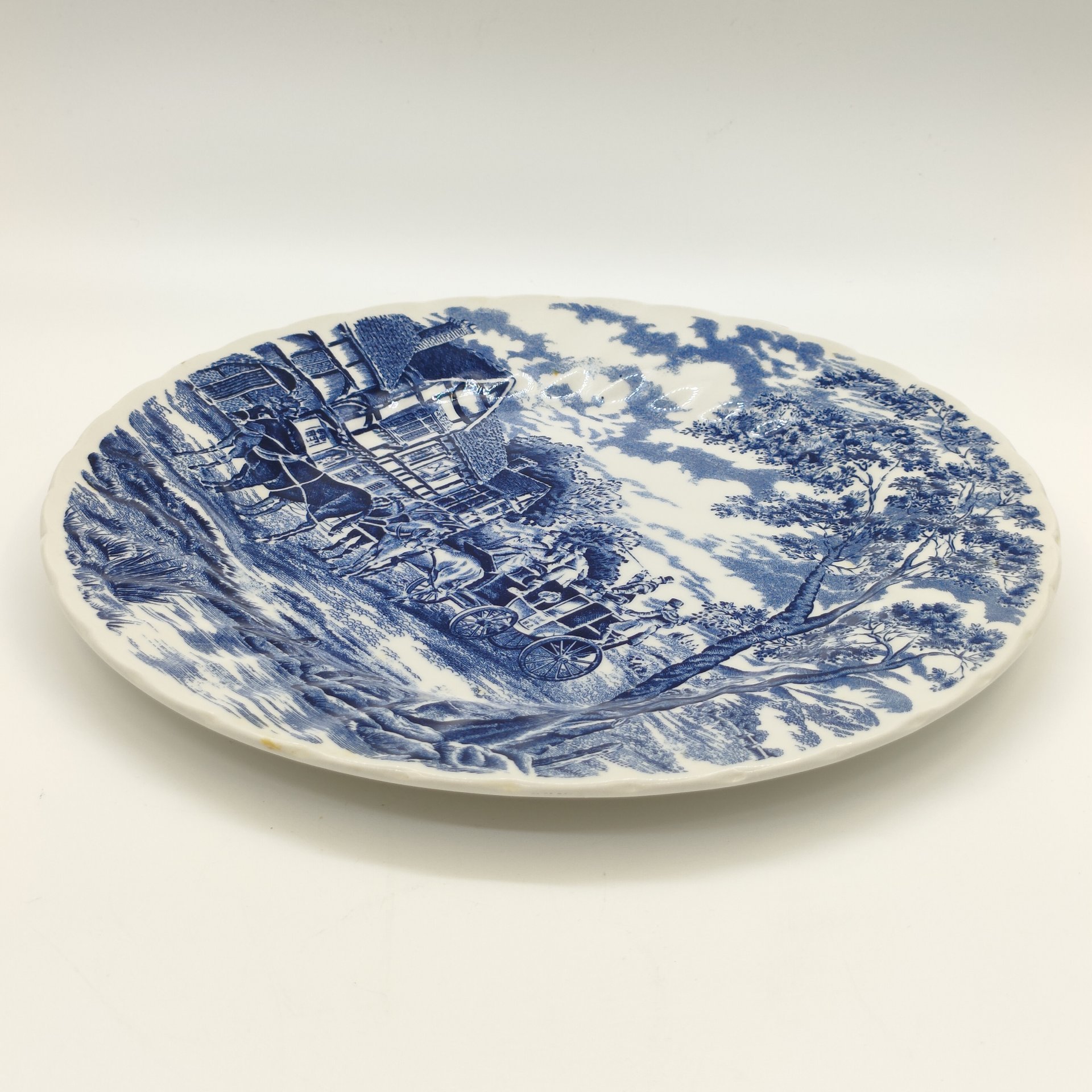 Тарелка обеденная с изображением сельского пейзажа, фаянс, деколь, Royal Wessex, Великобритания, 1980-2000 гг.