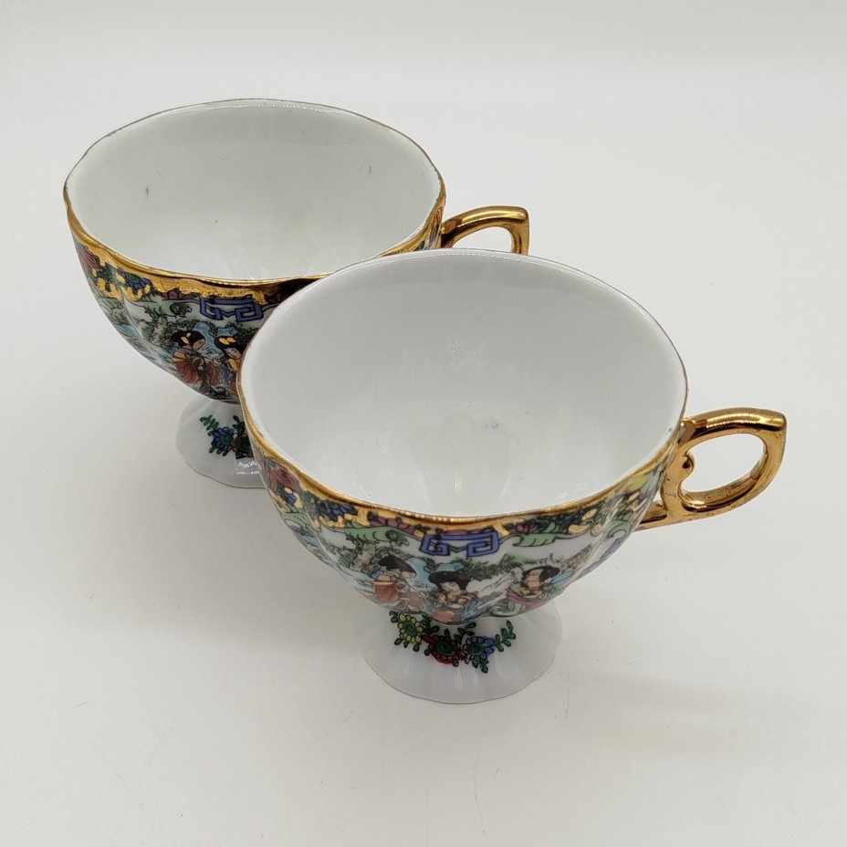 Пара чашек "Красавицы в саду", фарфор, деколь с подрисовкой, золочение, Китай, 1960-1980 гг.