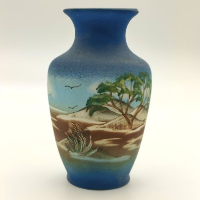 Вазочка с пейзажным декором