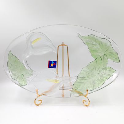 Крупное блюдо с растительным рельефным декором, стекло, Luminarc, Франция, 2010-2020 гг.