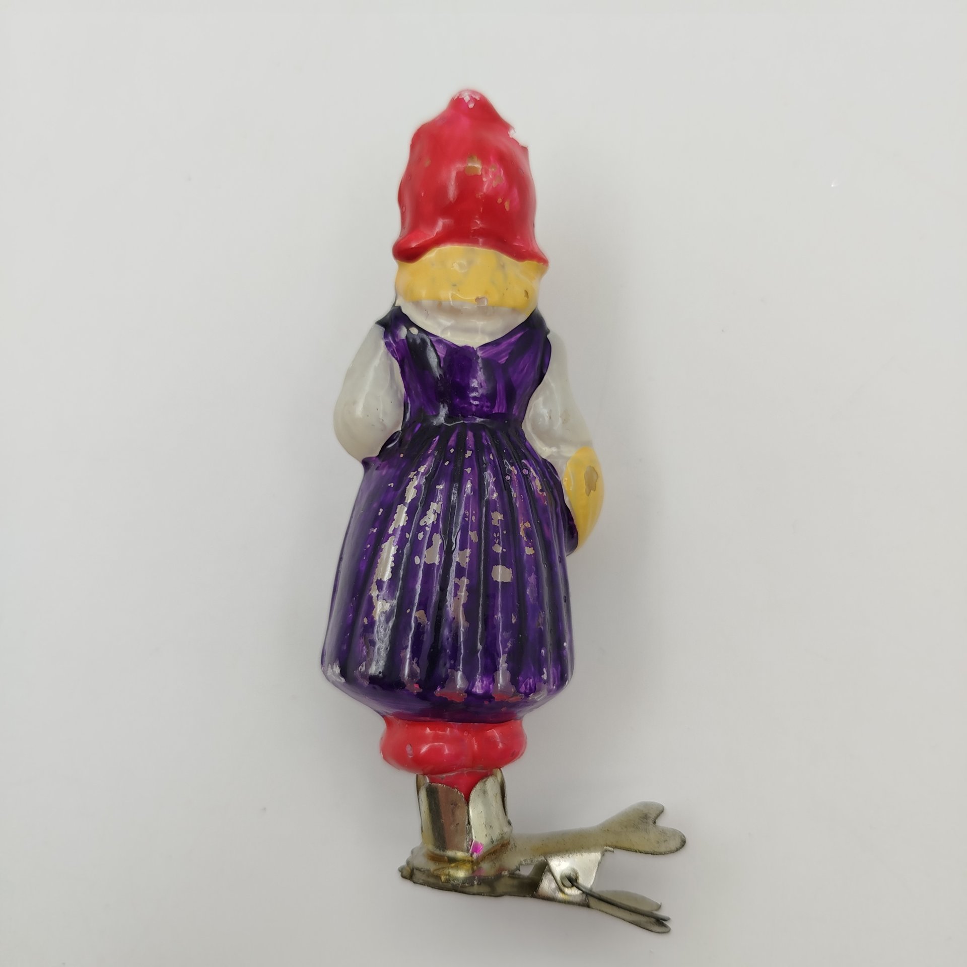 Игрушка ёлочная на прищепке "Красная шапочка", стекло, роспись, металл, Завод стеклянных ёлочных украшений и оптических изделий, г. Москва, СССР, 1950-1980 гг.