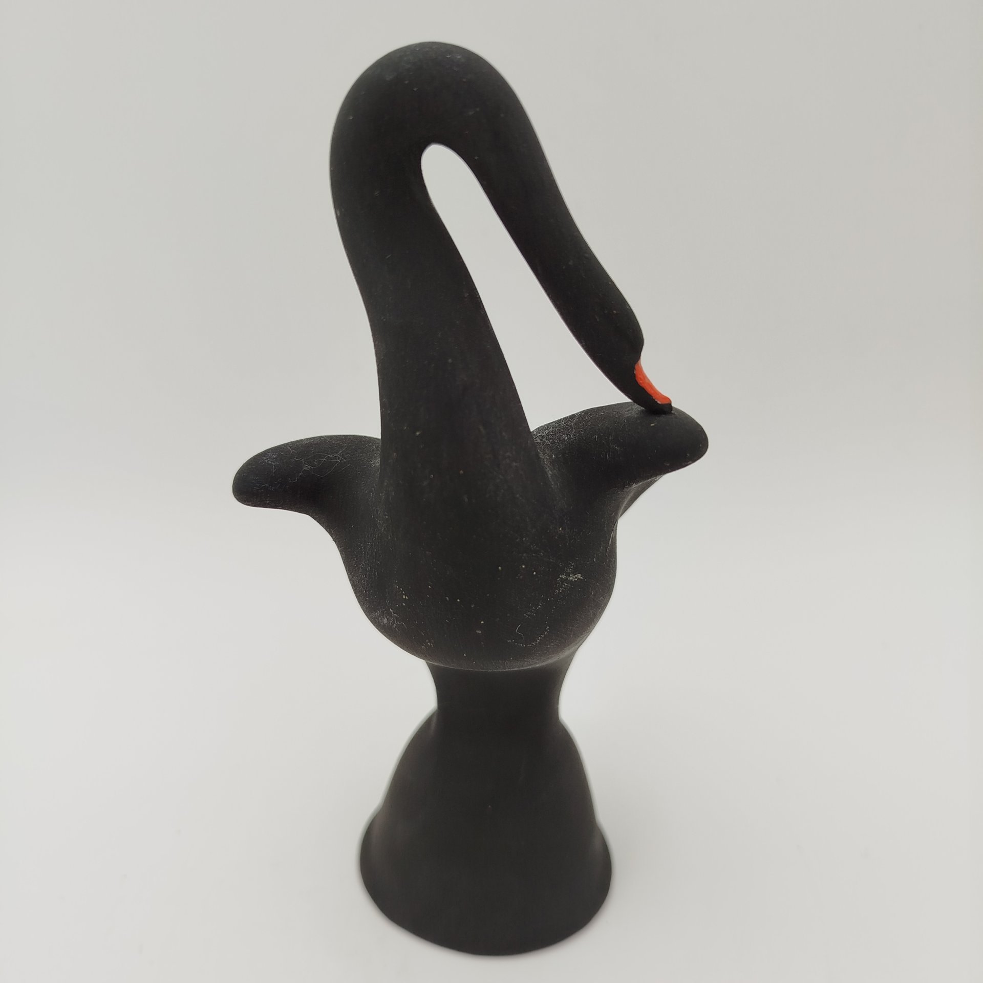 Статуэтка "Черный лебедь", бисквит, крытье, Дулевский фарфоровый завод (Дулёво), СССР, 1970-1990 гг.