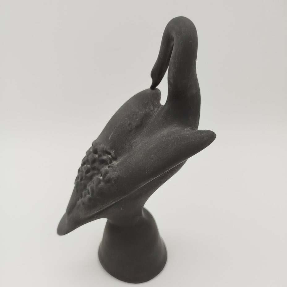 Статуэтка "Черный лебедь", бисквит, крытье, Дулевский фарфоровый завод (Дулёво), СССР, 1970-1990 гг.