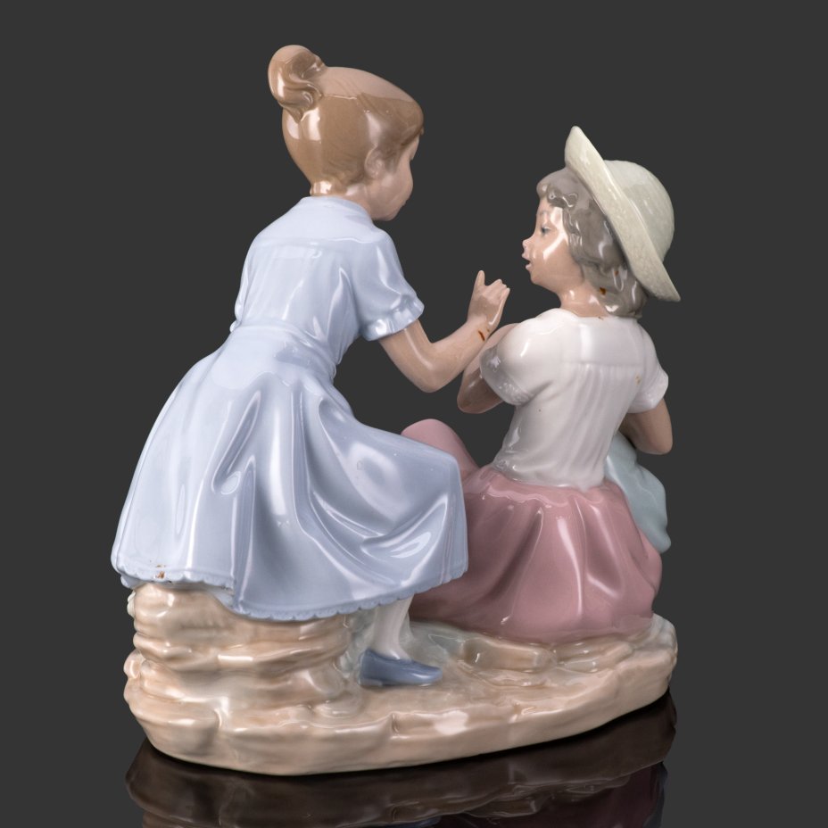 Статуэтка "Две подруги", NAO Porcelain
