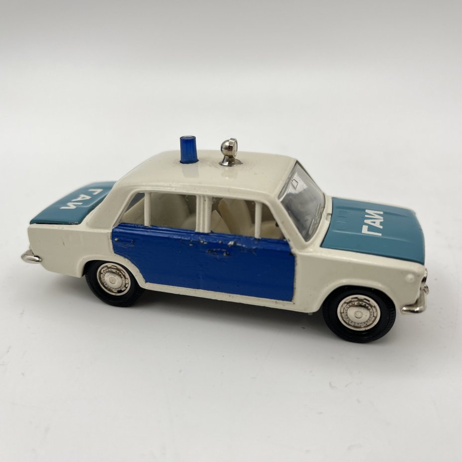 Модель автомобиля "ВАЗ 2101" (ГАИ), масштаб 1:43, металл, пластик, СССР, 1980-1990 гг.