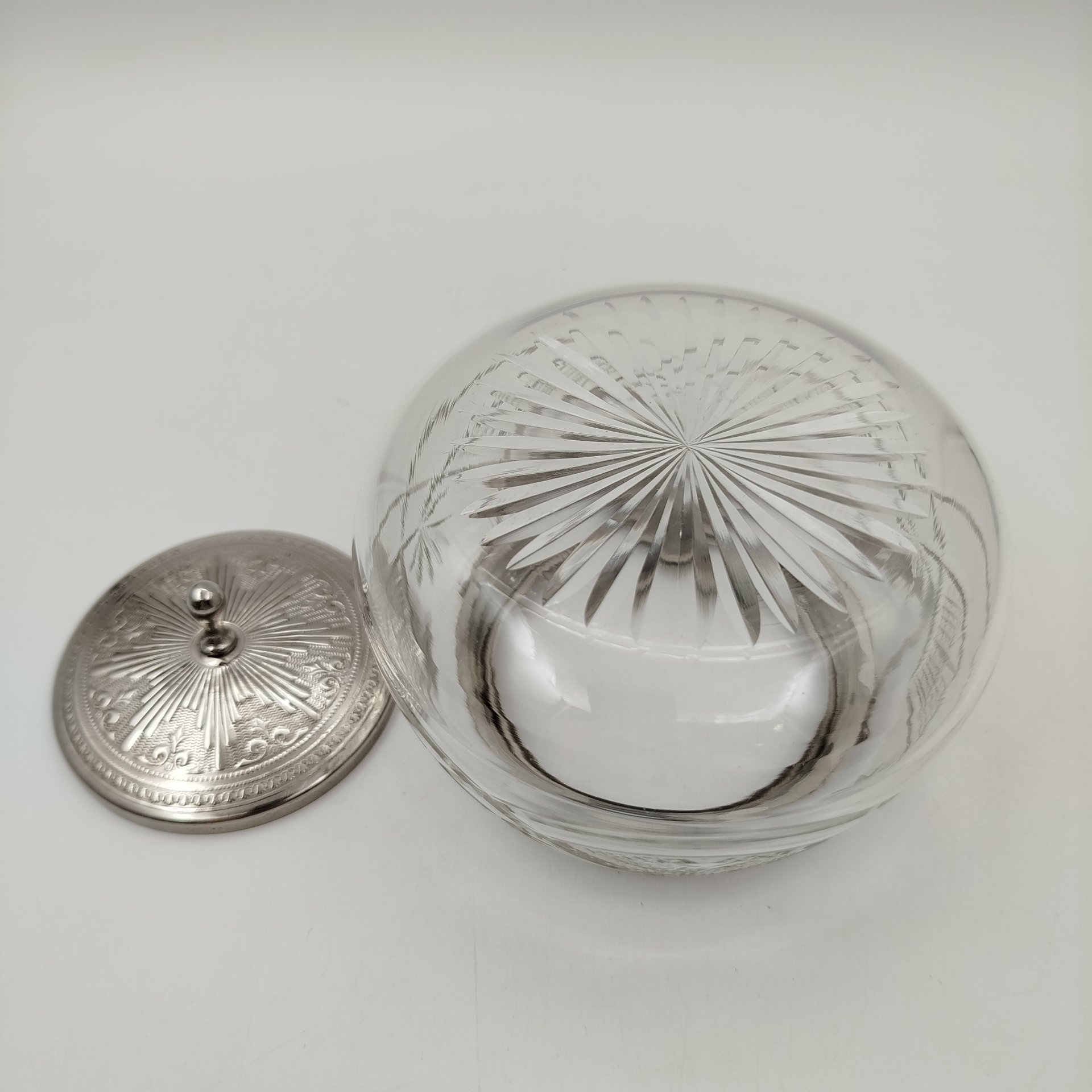 Сахарница, украшенная растительным декором, стекло, металл, СССР, 1970-1990 гг.