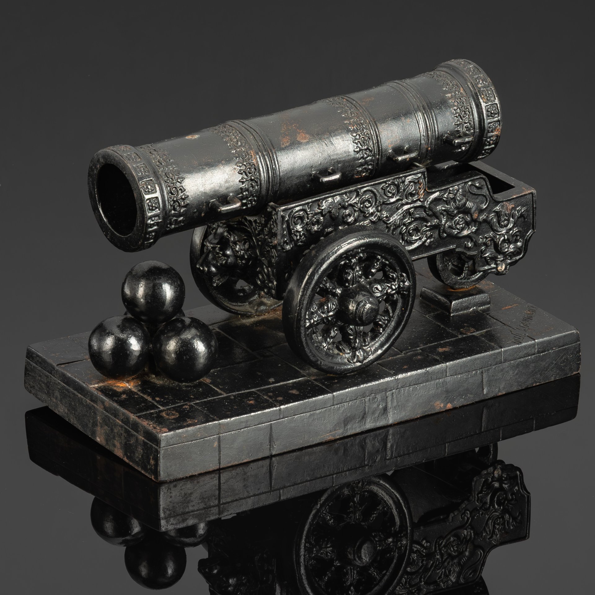 Скульптура "Царь-Пушка", автор модели Крейтан В.П., чугун, литье, крашение, Каслинский чугунолитейный завод (Касли), СССР, 1970-1980 гг.