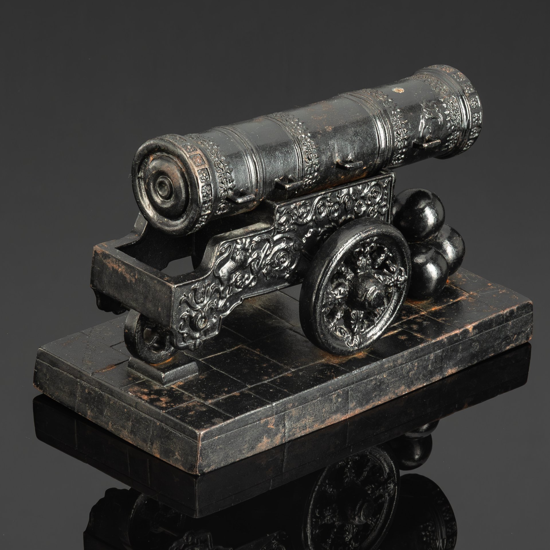 Скульптура "Царь-Пушка", автор модели Крейтан В.П., чугун, литье, крашение, Каслинский чугунолитейный завод (Касли), СССР, 1970-1980 гг.