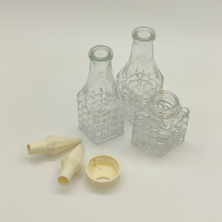 Набор для специй на подставке из 3-х предметов (солонка и две бутылочки для масла и уксуса)