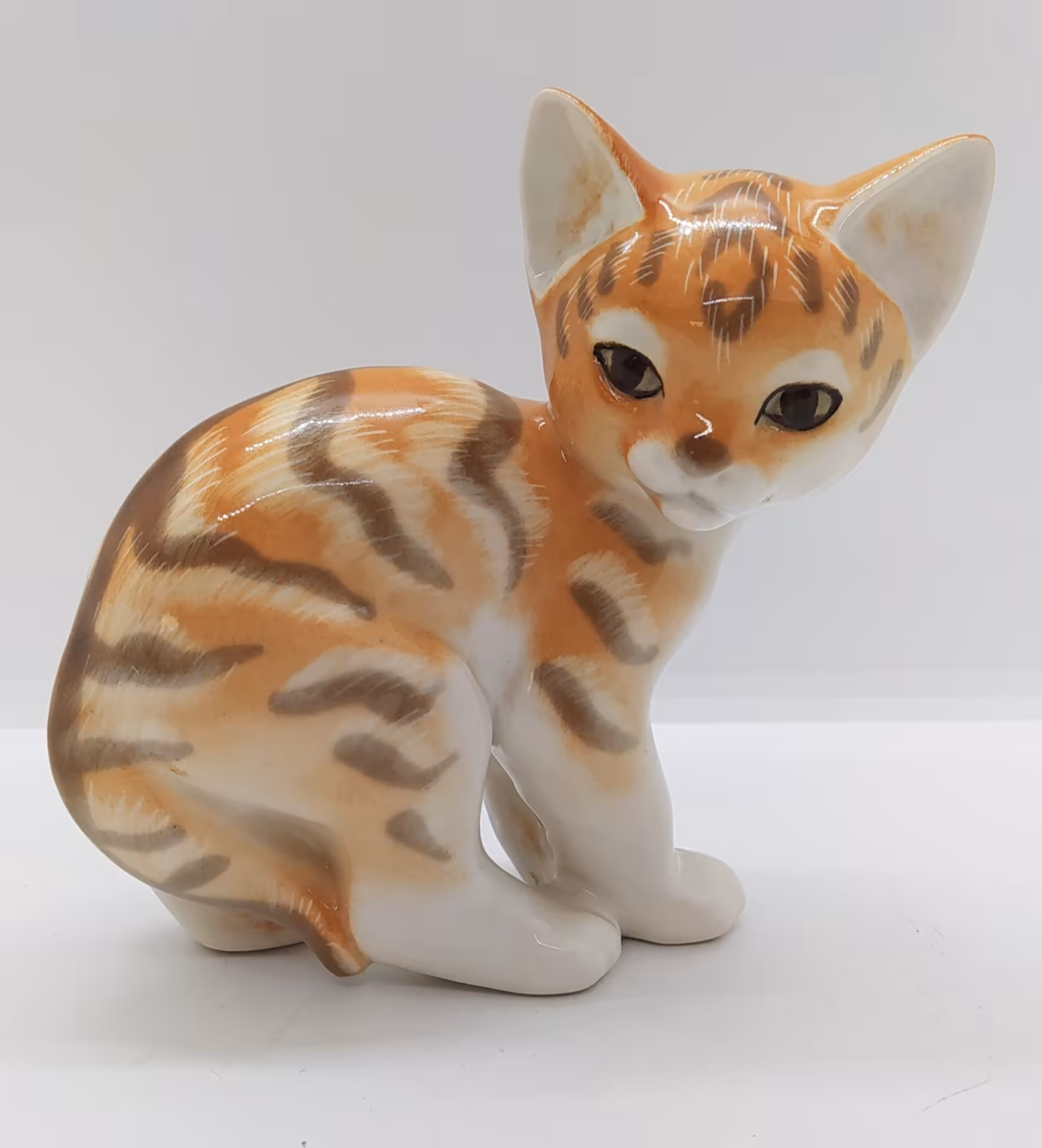 Статуэтка "Котёнок", Ленинградский фарфоровый завод (ЛФЗ)