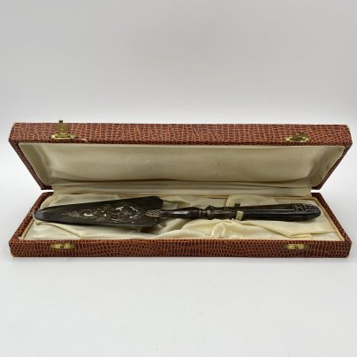 Сервировочная лопатка для торта в кофре