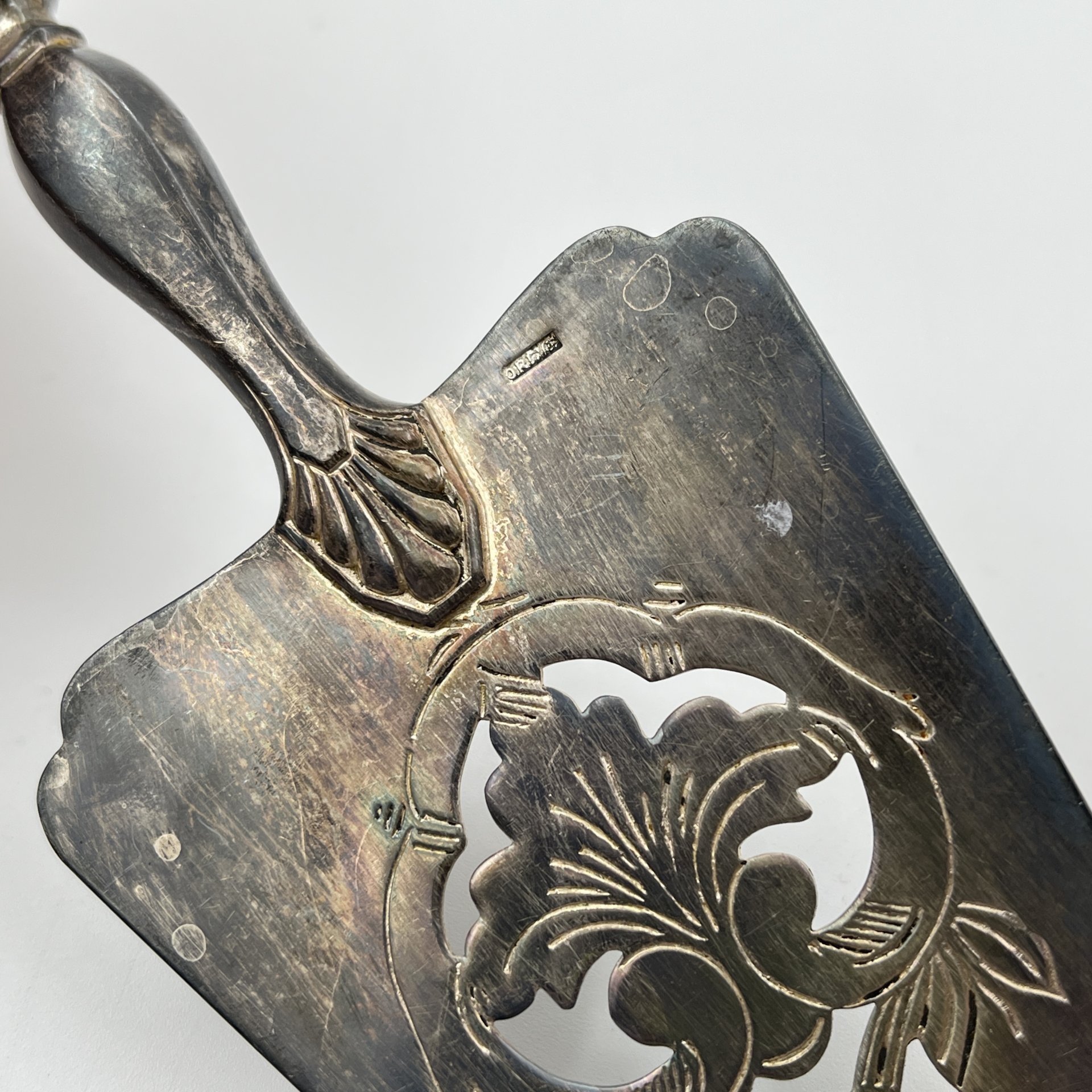 Сервировочная лопатка для торта в кофре