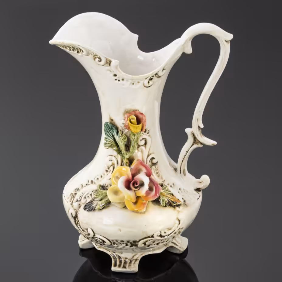 Кувшин с лепным цветочным декором, Capodimonte (Каподимонте)