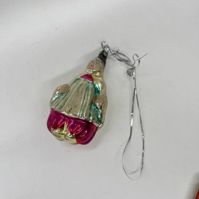 Ёлочная игрушка "Шамаханская царица", из набора "Сказка о золотом петушке", стекло, роспись, металл, Завод стеклянных ёлочных украшений и оптических изделий, г. Москва, СССР, 1950-1960 гг.