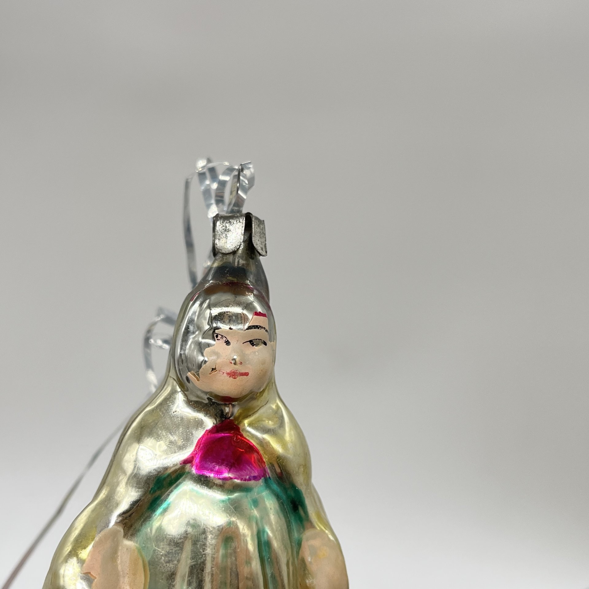 Ёлочная игрушка "Шамаханская царица", из набора "Сказка о золотом петушке", стекло, роспись, металл, Завод стеклянных ёлочных украшений и оптических изделий, г. Москва, СССР, 1950-1960 гг.
