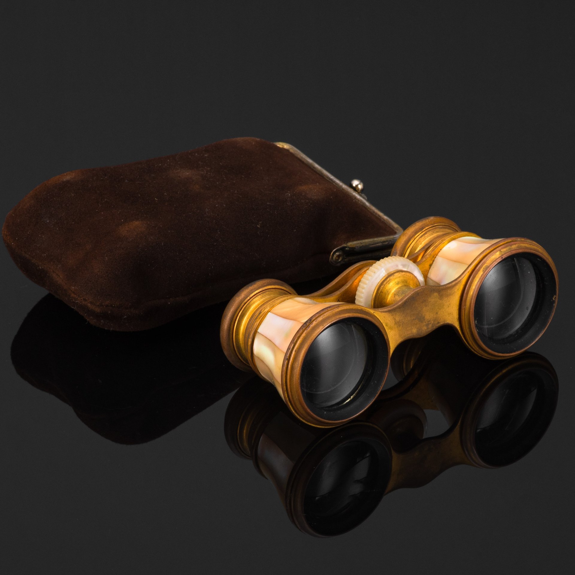 Бинокль театральный в чехле