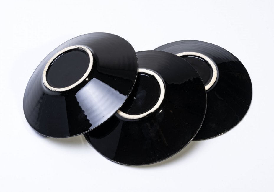 Набор из трех тарелок, фаянс, глазурь, СССР, 1970-1990 гг.