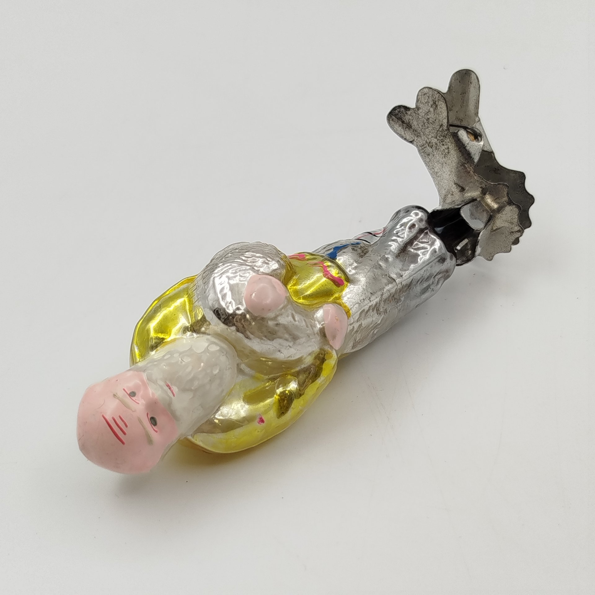 Ёлочная игрушка "Старик" из серии "Сказка о золотой рыбке" на прищепке, стекло, металл, роспись, Завод стеклянных ёлочных украшений и оптических изделий, г. Москва, СССР, 1950-1960 гг.